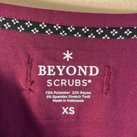 Beyond Scrubs Women's XSmall Maroon Tunic Scrubs - Picture 2 of 5